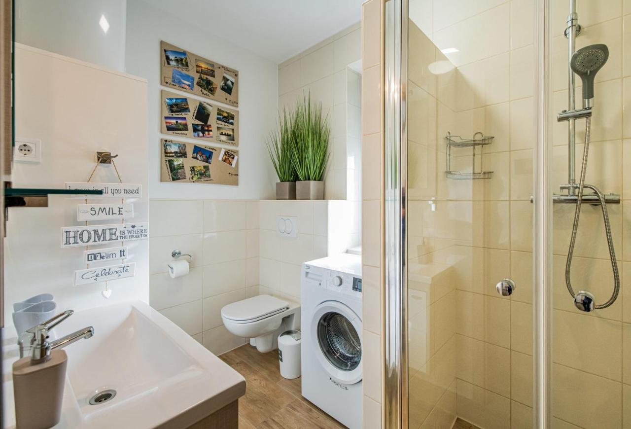 Apartmaji Banonia " Poletni Vetrc " Бановці Екстер'єр фото