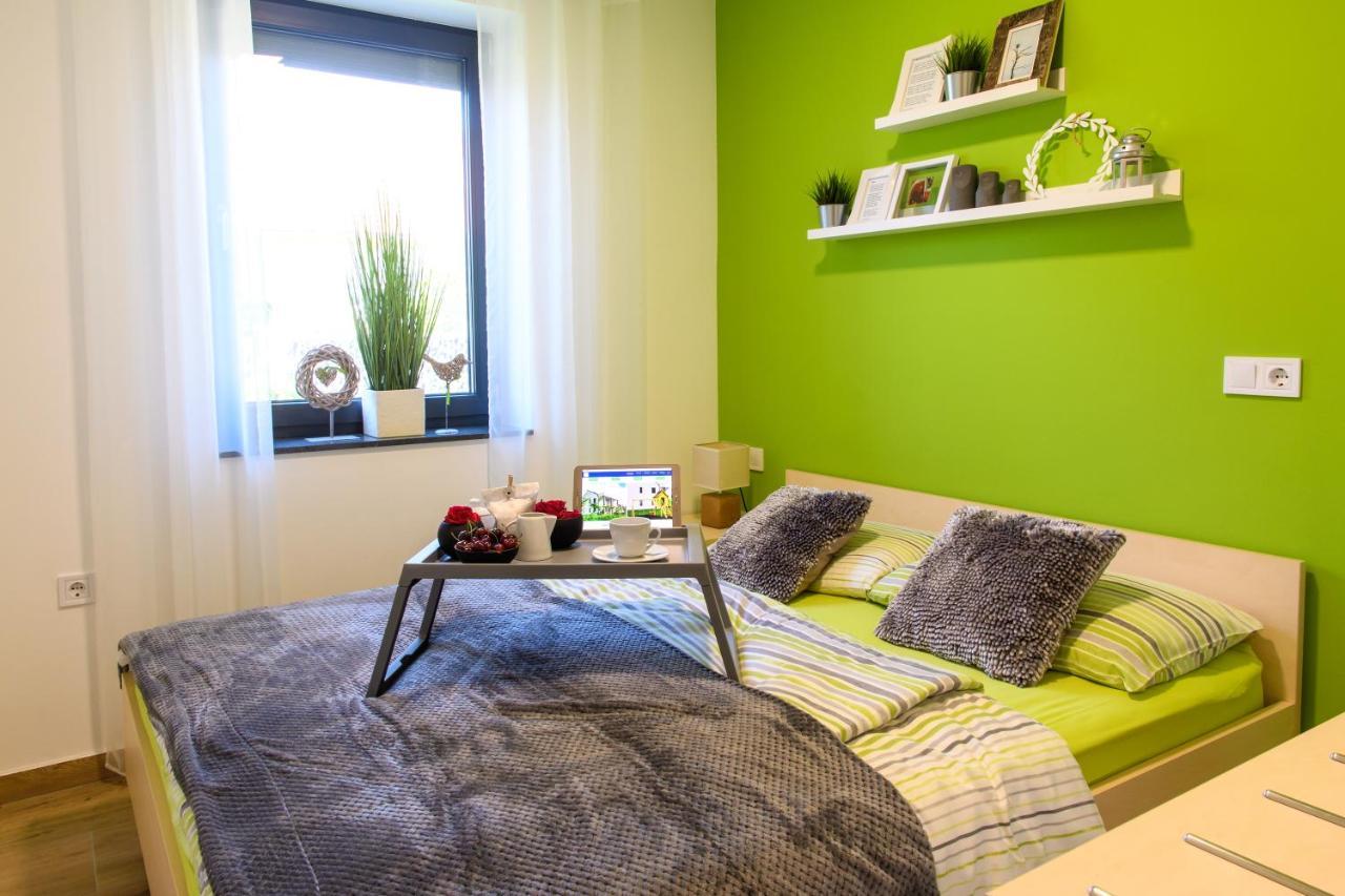 Apartmaji Banonia " Poletni Vetrc " Бановці Екстер'єр фото